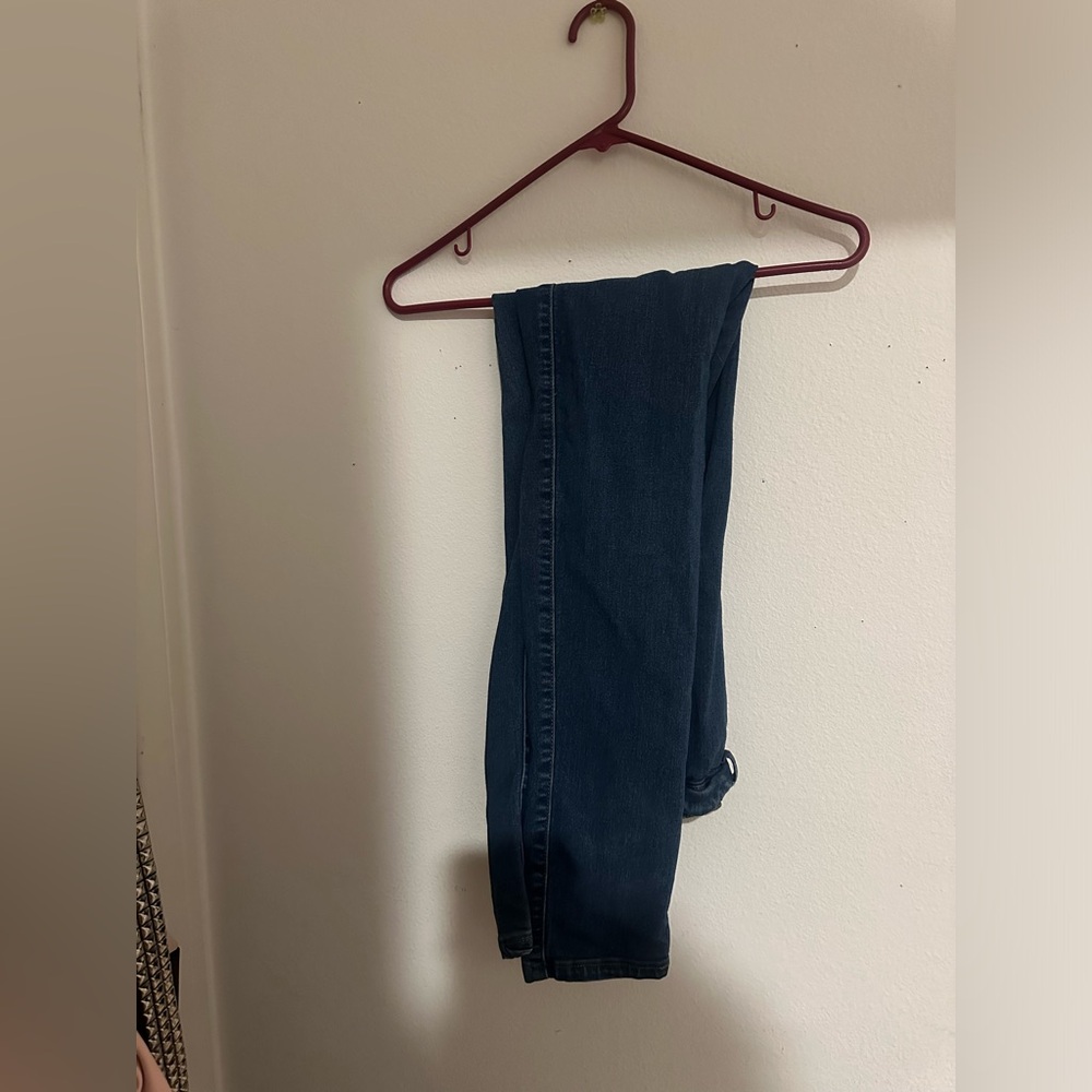 Fashion nova high waisted skinny Jeans.